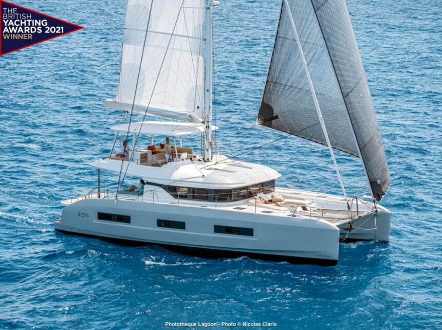 Lagoon 55 wins multihull of the year 2021 award